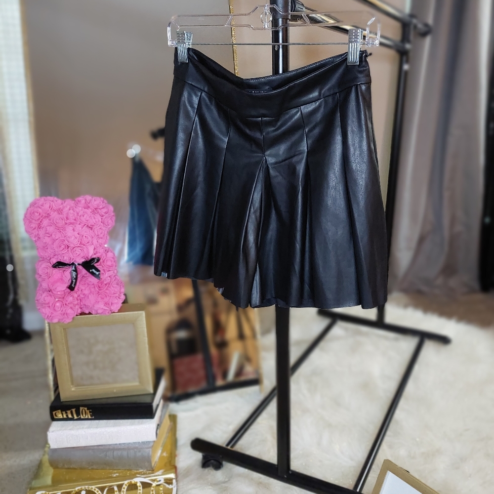 Stella Luca faux leather skort Sz. M